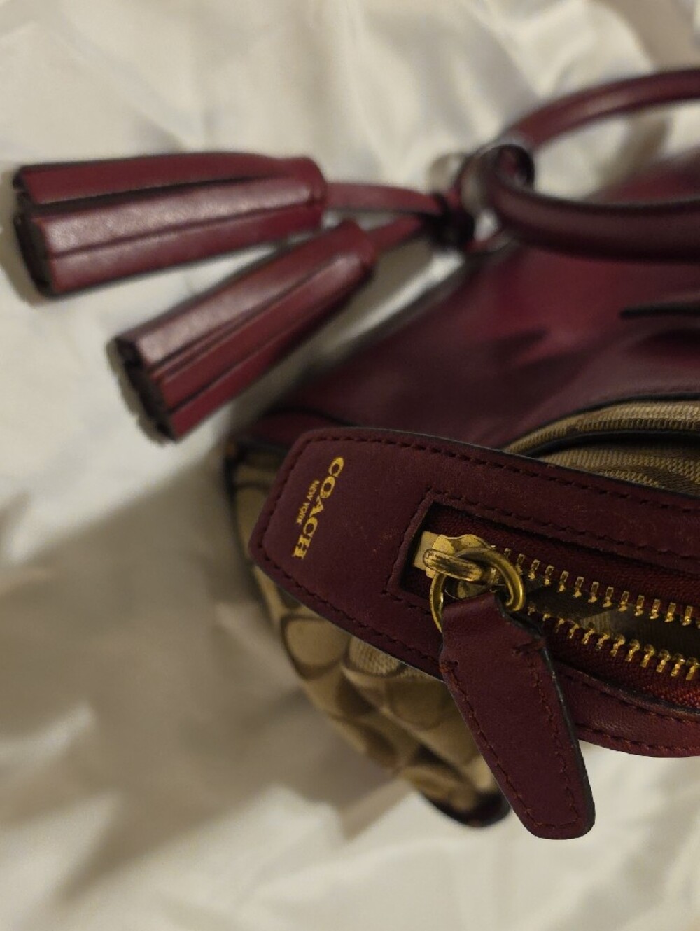 Coach Bag Legacy 25371 Signature C Tassels Burgundy - Picture 4 of 17